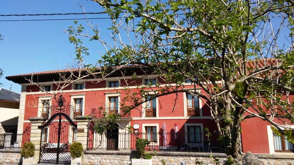 Posada Santa Eulalia Villanueva de la Pena Exterior photo